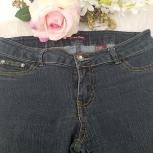 Levante Pompis Jeans. Size 9.